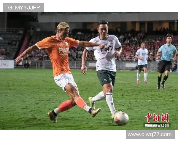 足球场上戴在身上的球星是谁揭示他们的独特魅力与风采